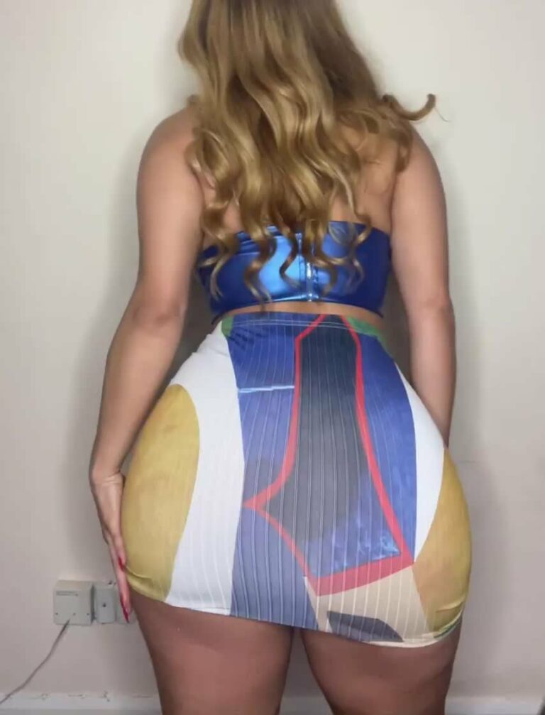 Read more about the article Did you expect this 48 inch booty?  Huge Asses