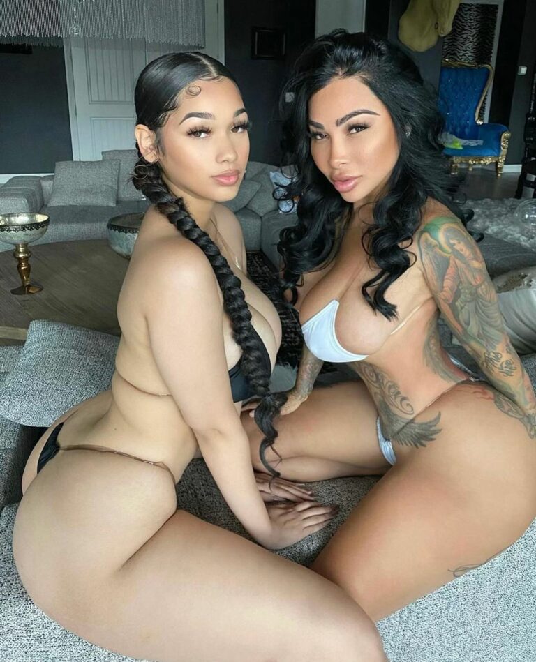 Read more about the article Who wants to be this couch? @imbrittanya… @lustn4lexi