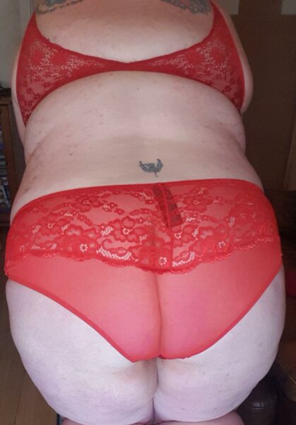 Do the red knickers look good??