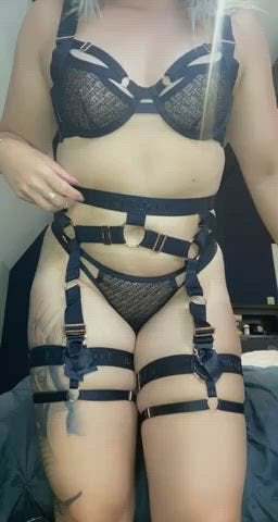 Do you like how these garters (f)rame my ass