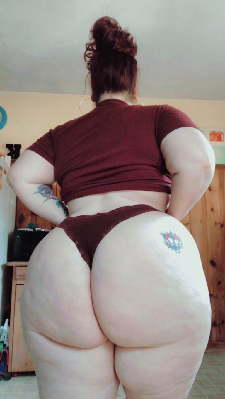 Read more about the article What would you do with this much ass? 😉  Huge Asses