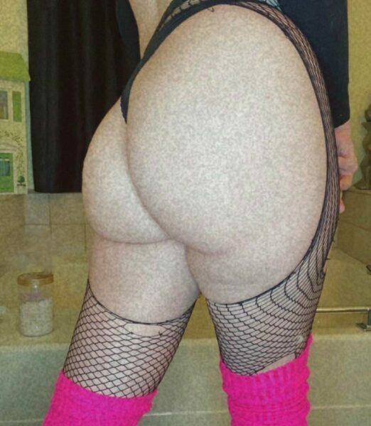 [f] perfectly ripped fishnets >>