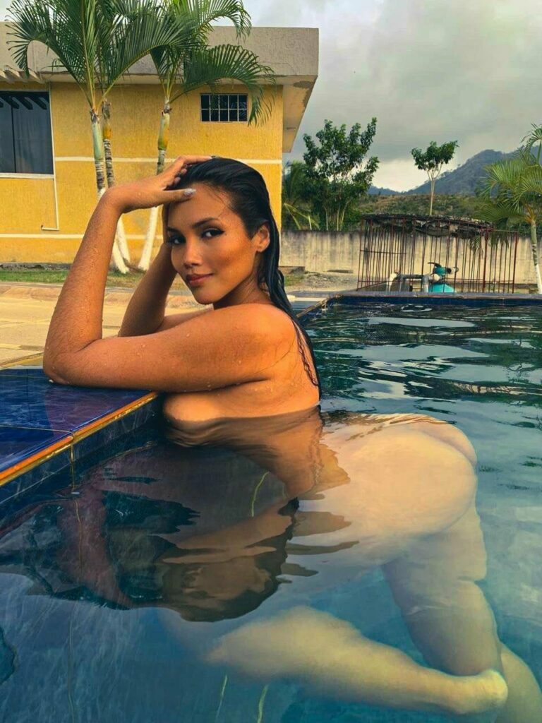 Read more about the article I get very horny in the pool hope no one saw it are you ready to swim with me Big Asses