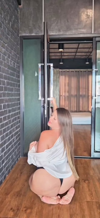 Jiggly package for you [F]