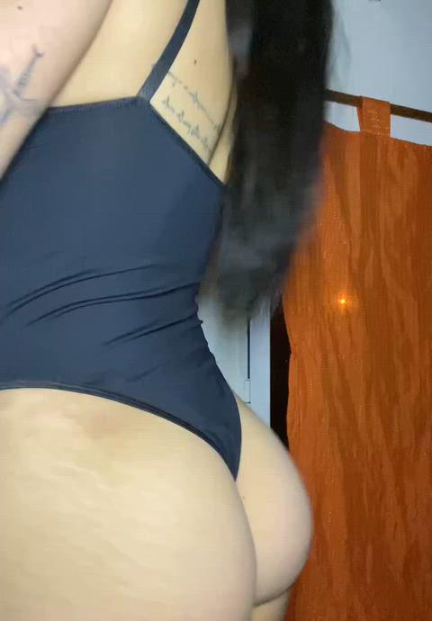 Break Yo Dick Thick there is a room in