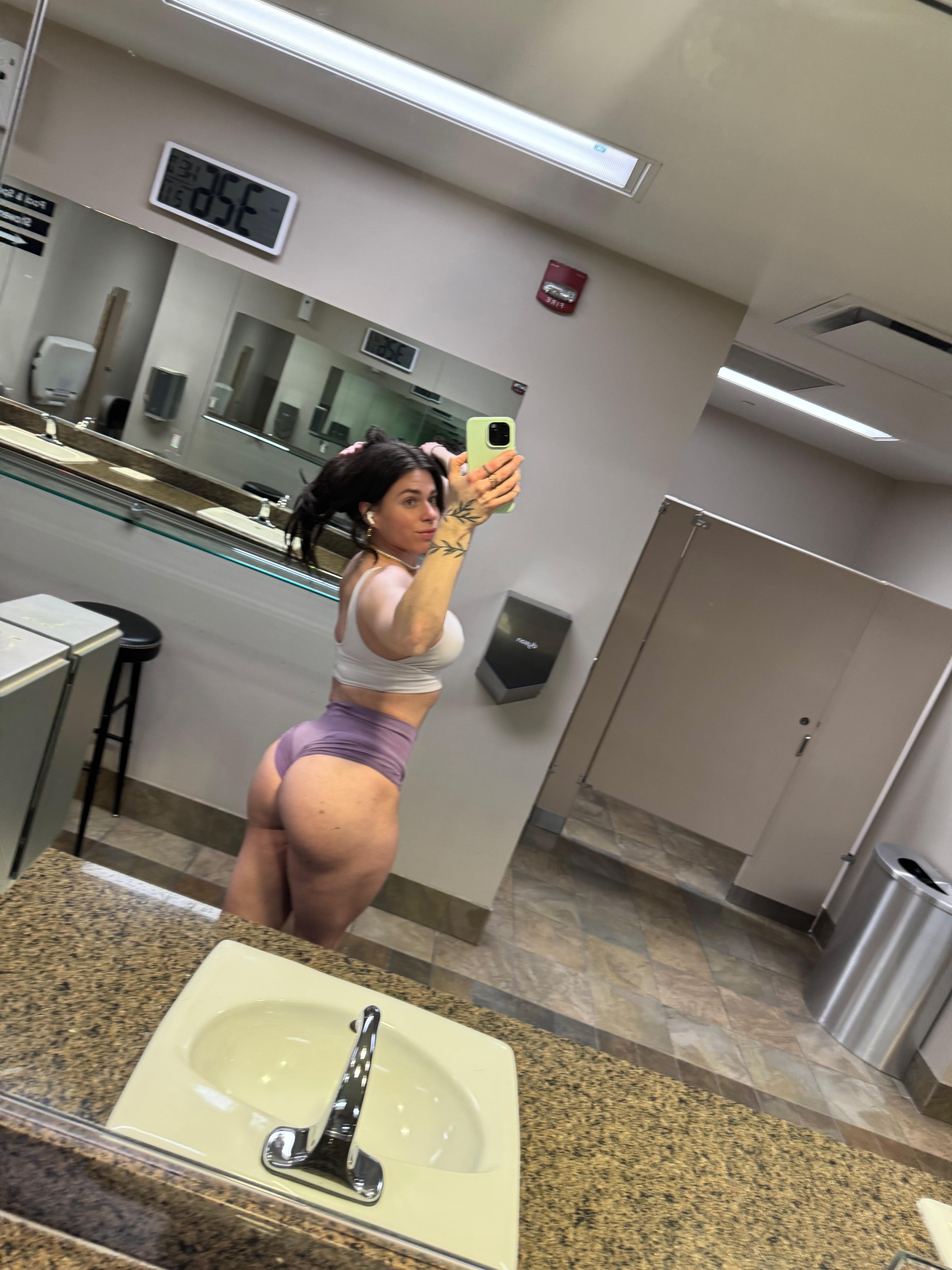 Bubble Butts Phat Gym Ass mandaiiiii