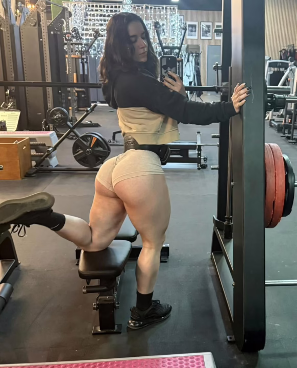 Do you like my big butt?❤️