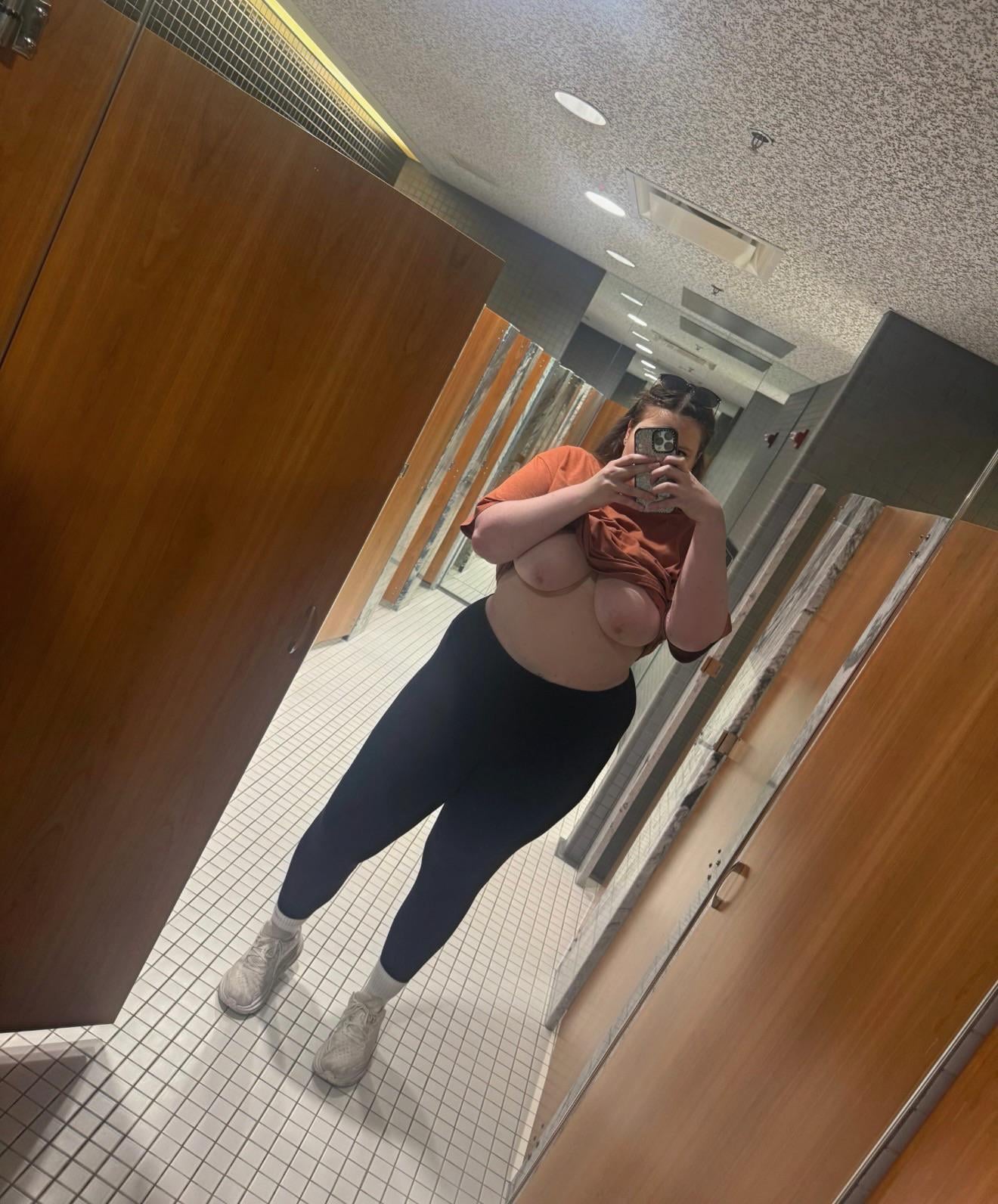 Thick White Girls happy friday princessam