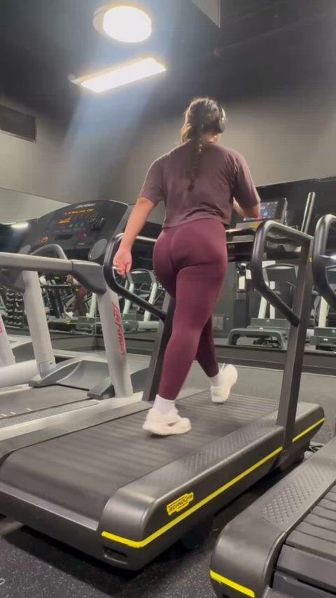 Thick White Girls my booty is a magnet for