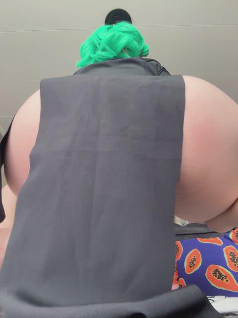 Thick White Girls Need a friend who will eat