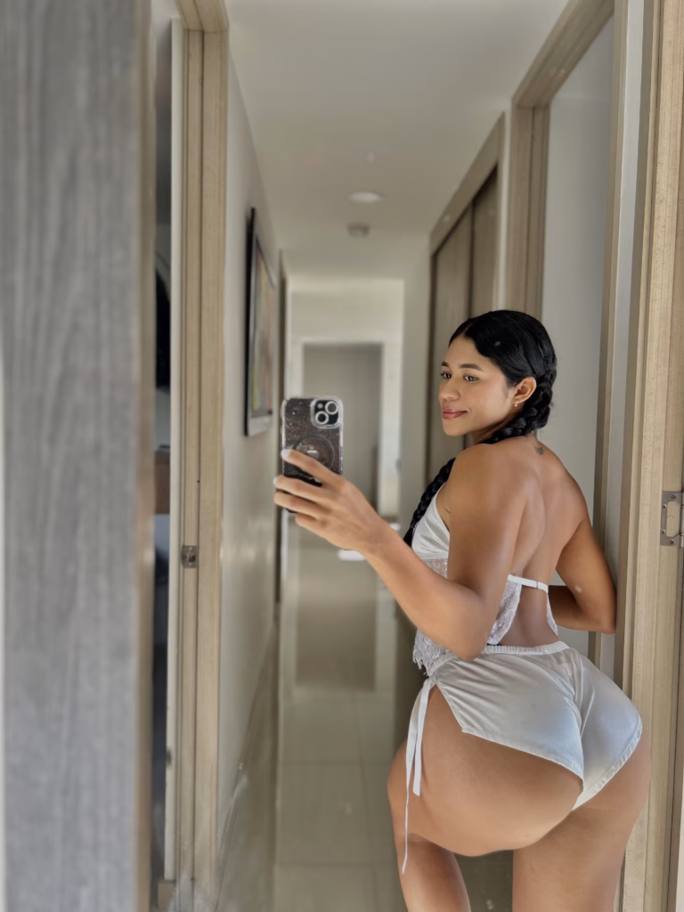My big butt will make you hard