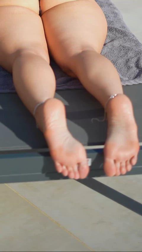 Thick White Girls The softest pillows GoddessThalia0