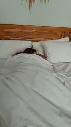 Thick White Girls Thick girl under the blanket