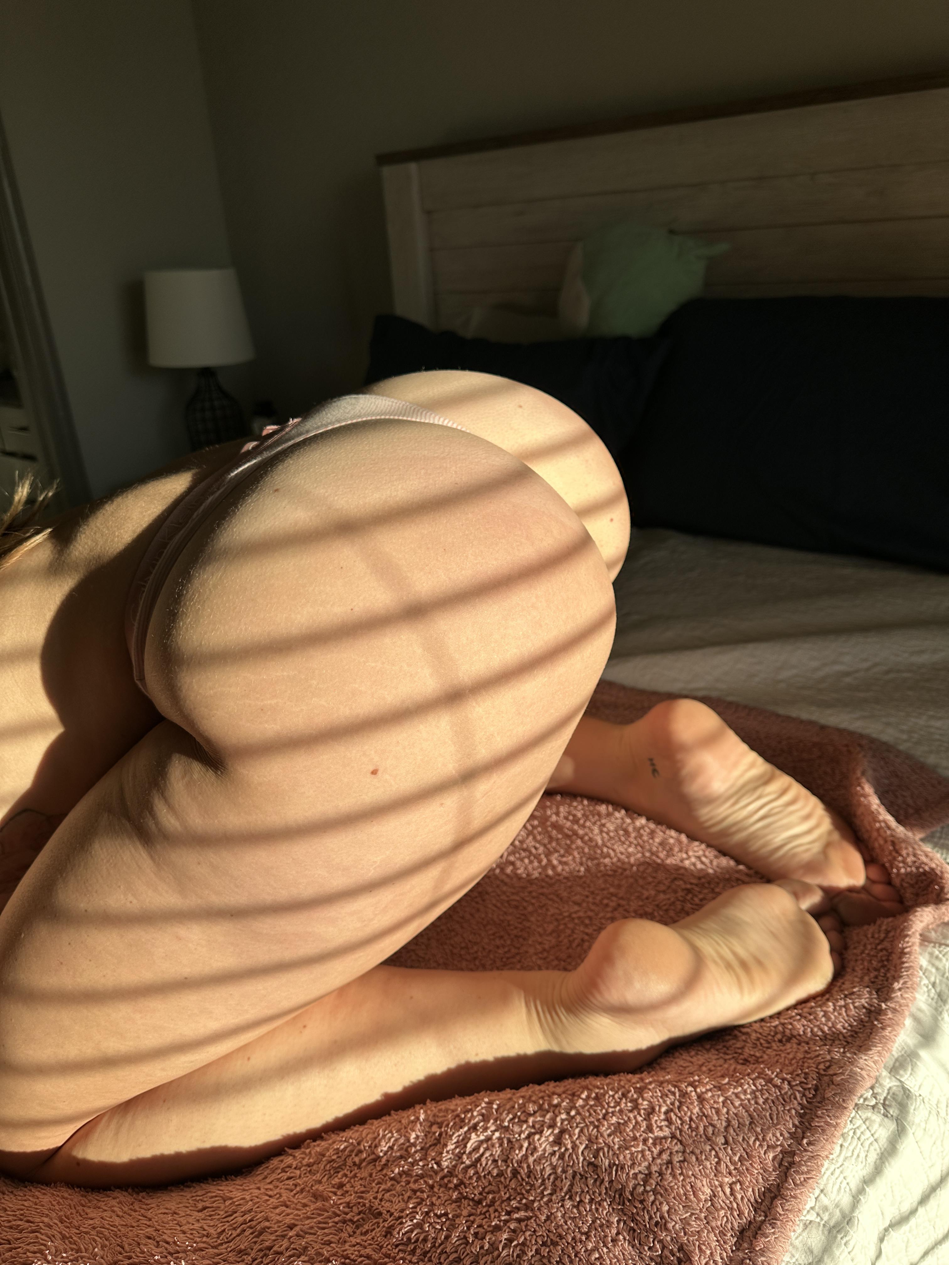 Bubble Butts perfect lighting for doggy cumwcourt