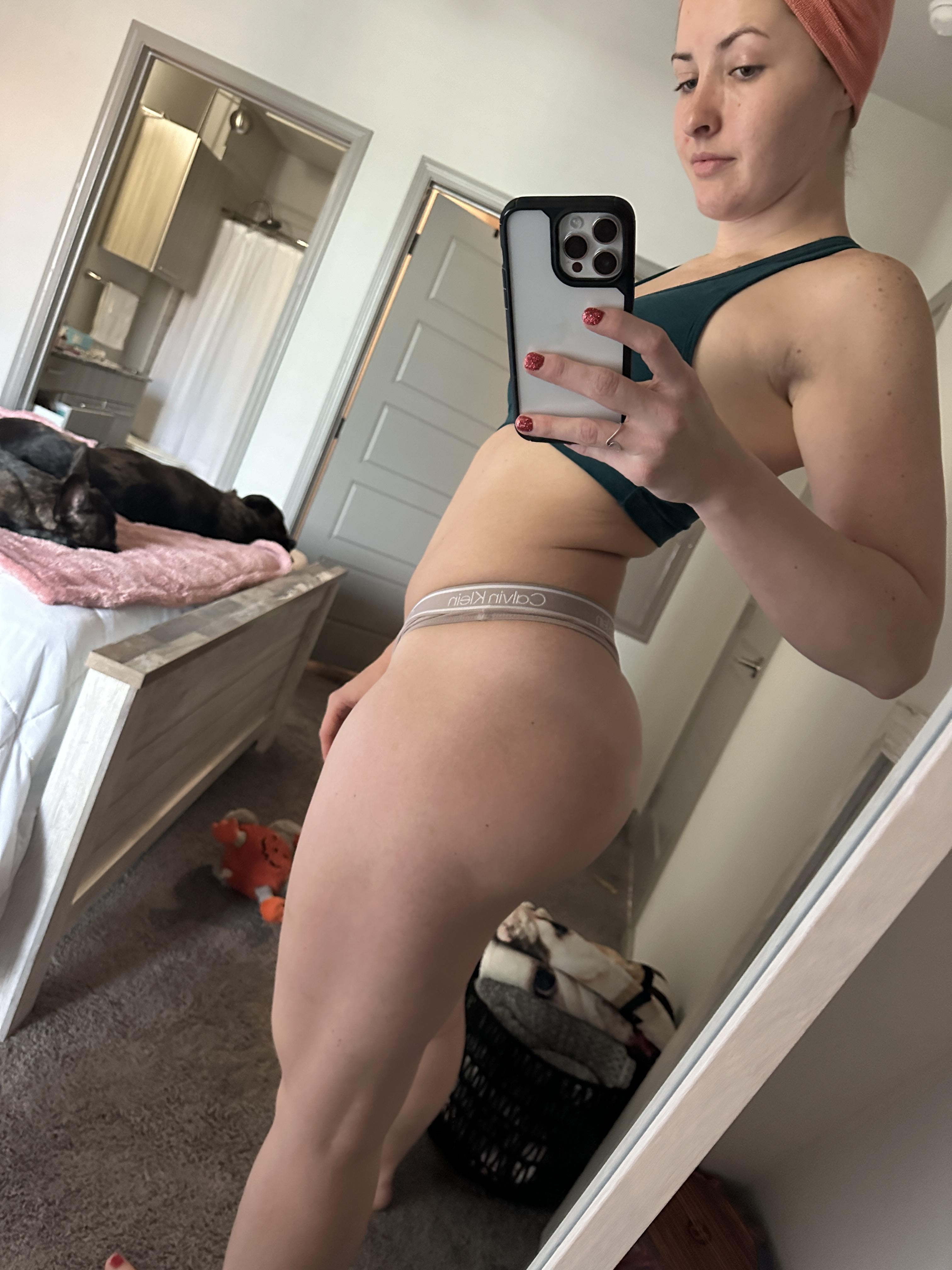 Thick White Girls definition of slim thick cumwcourt
