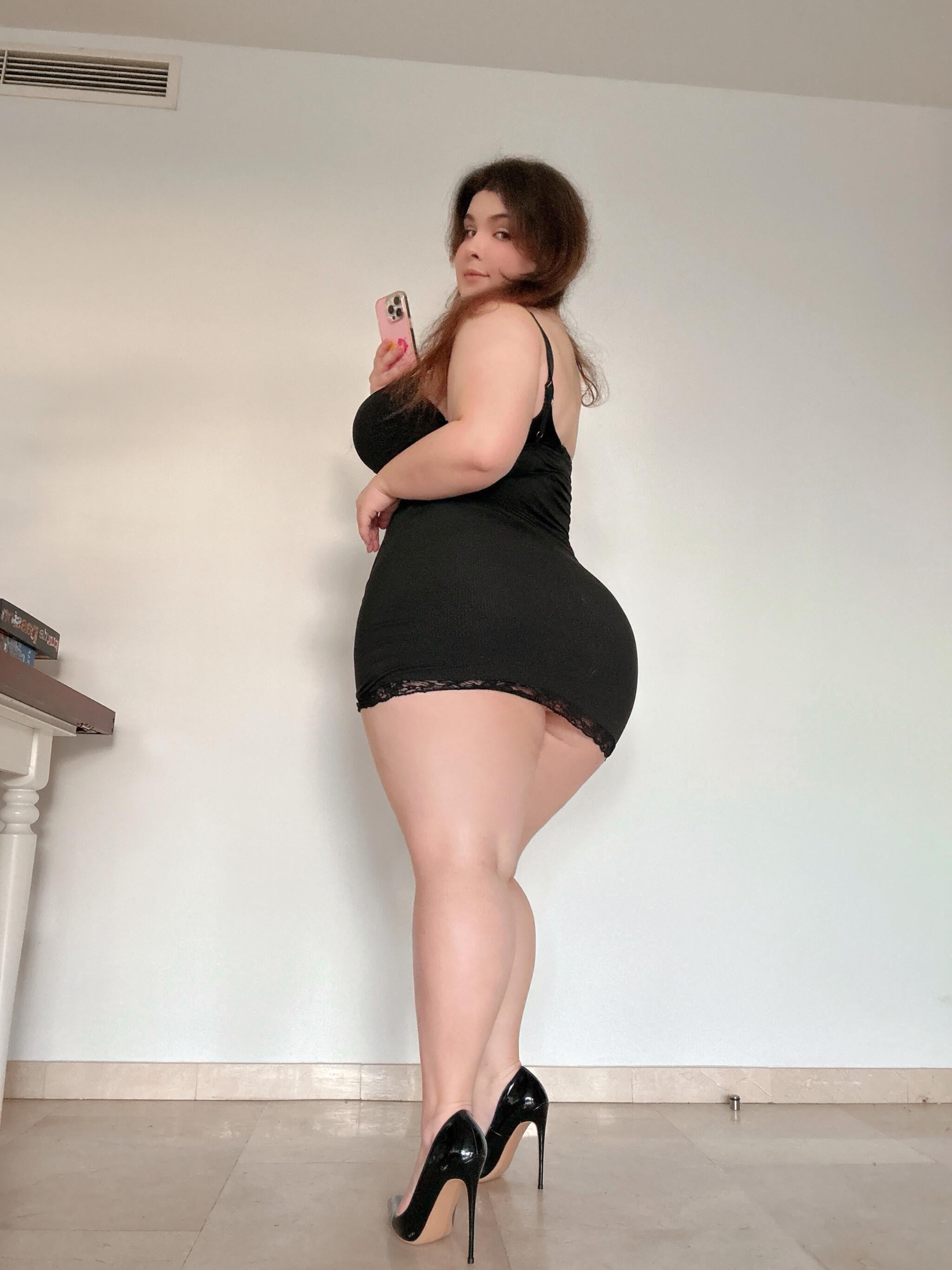 Bubble Butts Thats one big peachh Bunnie wifey