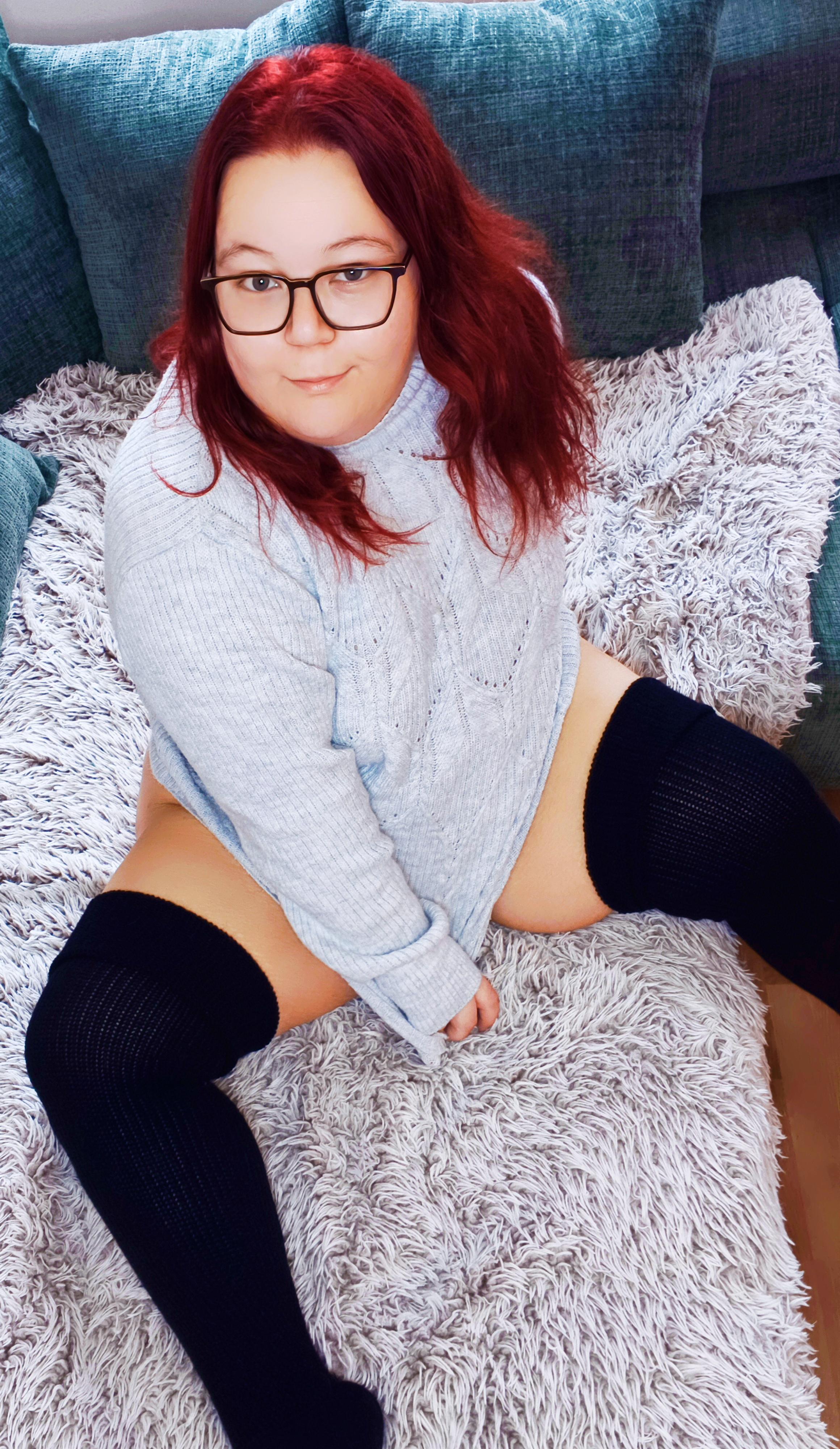 Thick White Girls A little shy evening greeting for