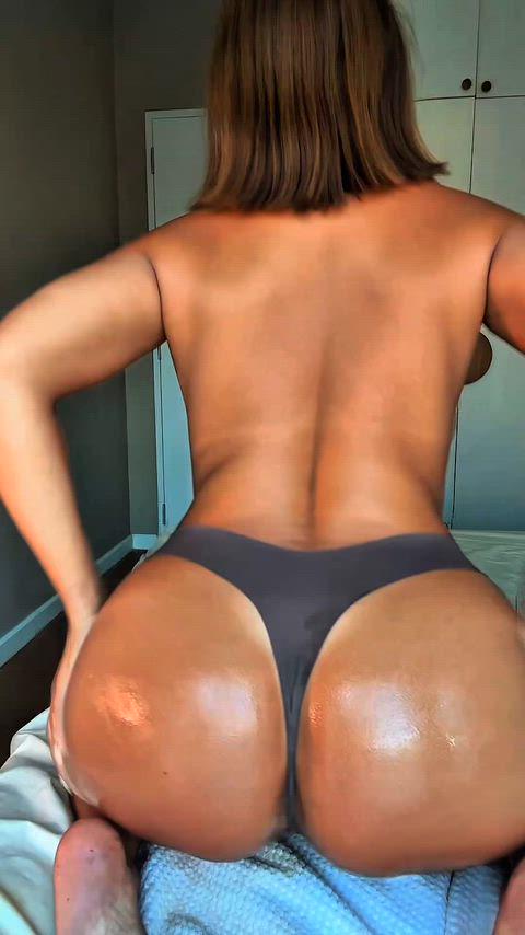 Break Yo Dick Thick oily pro rider OilyCherries