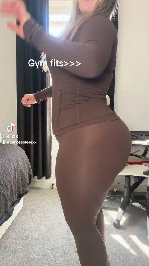 Break Yo Dick Thick who wants to fuck a
