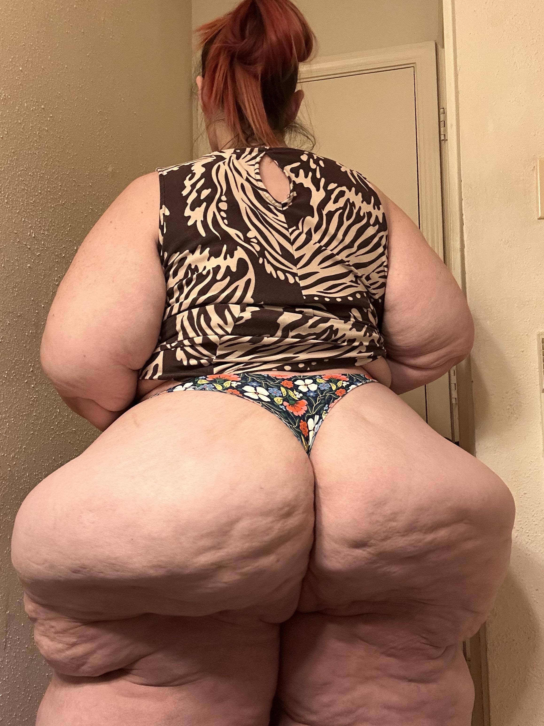 Dump Truck Bootys Big ol bunz Fuzzy Assignment4070